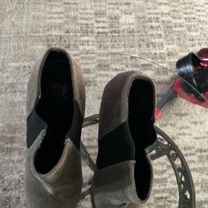 Grey booties with heel